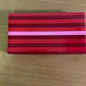 lLiz Claiborne wristlet brand new